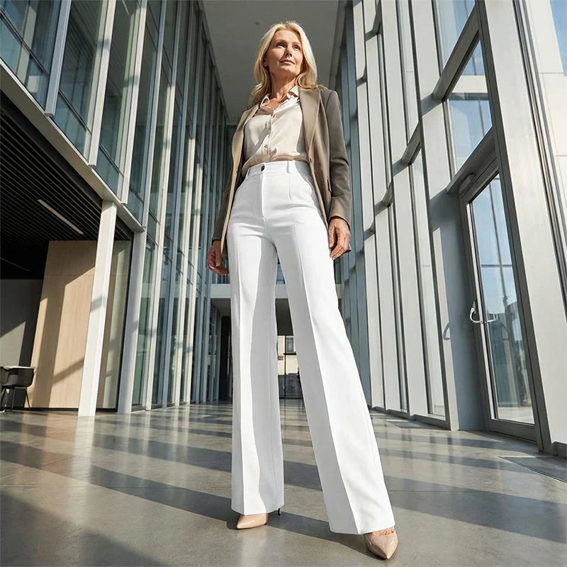Pantalón de tiro alto de corte recto y elegante |